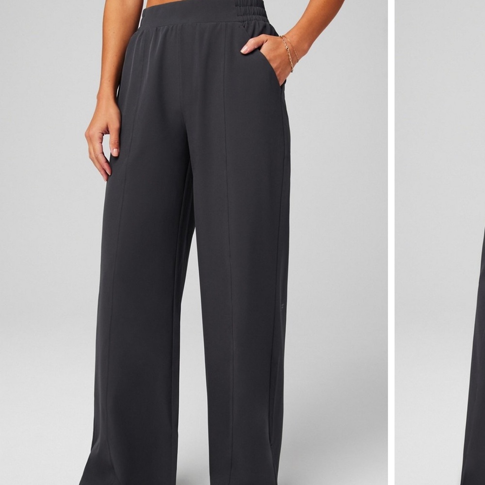 The Fabletics Everyday Wide Leg Mid-Rise Trouser  size XS